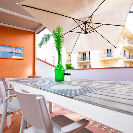 Prime Blue - Giardini Appartement