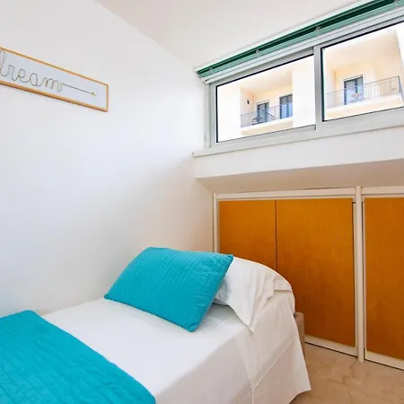 Prime Blue - Giardini Daire *